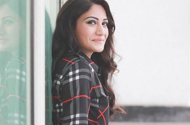 Surbhi Chandna receives warm welcome from fans as she returns from London