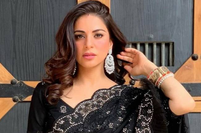 Check out what Shraddha Arya does when she sees her ex
