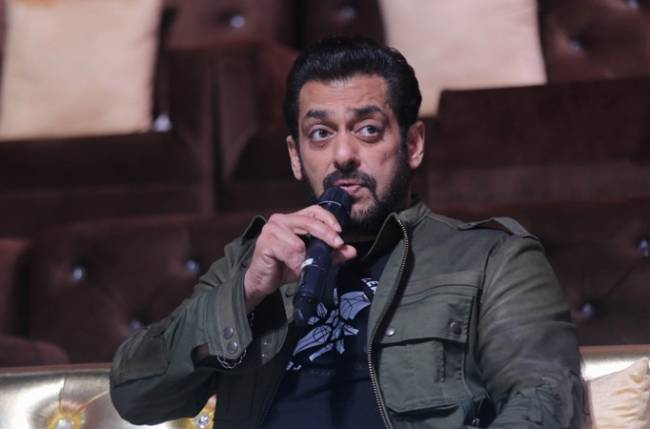 Salman Khan opens up about his experience working with Aditya Narayan when he was just 3 years old