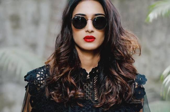 Erica Fernandes sets major style goals with her latest picture