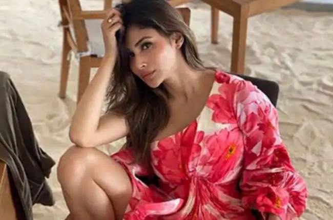 Mouni Roy travels from UAE post 4 months of lockdown