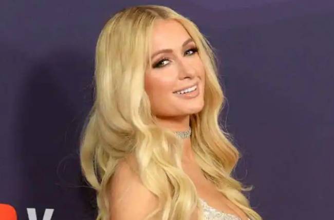 Paris Hilton makes ‘green’ with envy in new post